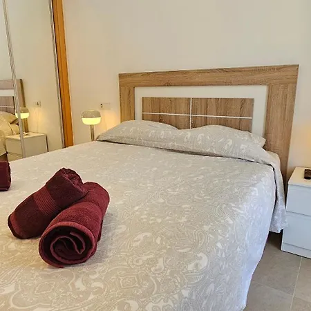 Homes Of Spain, Paraiso Playa, Fatu Hiva, Bajo A Con Piscina Privada En Jardin Privado, Primera Linea De Playa, Wifi Апартаменты Вера