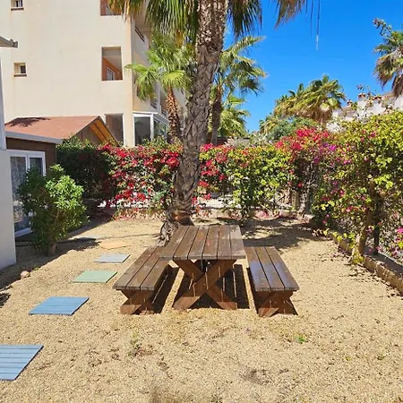 Homes Of Spain, Paraiso Playa, Fatu Hiva, Bajo A Con Piscina Privada En Jardin Privado, Primera Linea De Playa, Wifi Апартаменты