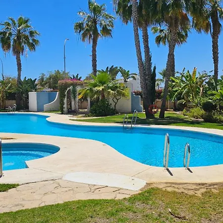 Homes Of Spain, Paraiso Playa, Fatu Hiva, Bajo A Con Piscina Privada En Jardin Privado, Primera Linea De Playa, Wifi Апартаменты Вера
